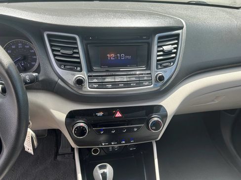Used 2016 Hyundai Tucson SE w/ Option Group 02 FWD image 16