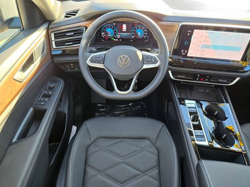 New 2026 Volkswagen Atlas SE image 8