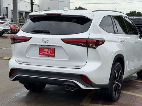 Used 2022 Toyota Highlander XSE FWD image 7