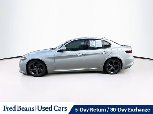 Used 2017 Alfa Romeo Giulia w/ Sport Appearance Package RWD image 4