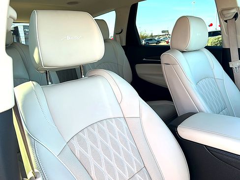Used 2022 Buick Enclave Avenir w/ Avenir Technology Package image 25