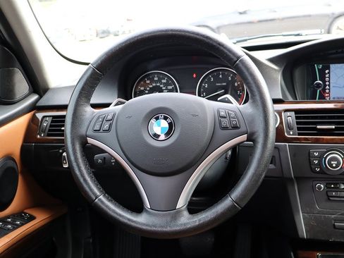 Used 2011 BMW 335i xDrive Sedan AWD/4WD image 14