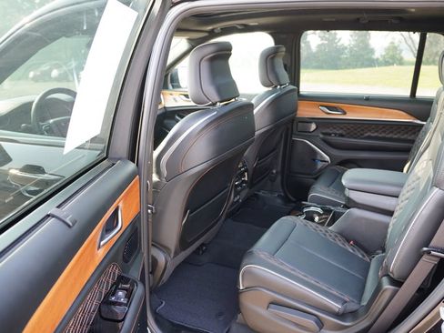 Certified 2025 Jeep Grand Cherokee L Summit AWD/4WD image 17