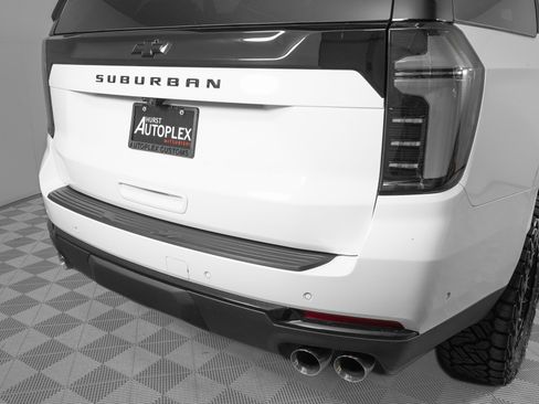 Used 2026 Chevrolet Suburban Z71 w/ Comfort Package image 40