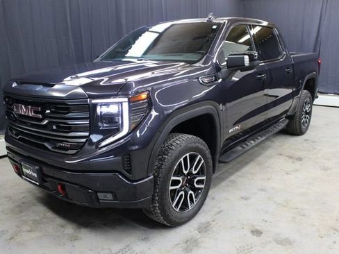 Used 2024 GMC Sierra 1500 AT4 w/ Technology Package AWD/4WD image 3