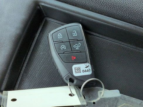 Used 2023 GMC Sierra 1500 SLE AWD/4WD image 30