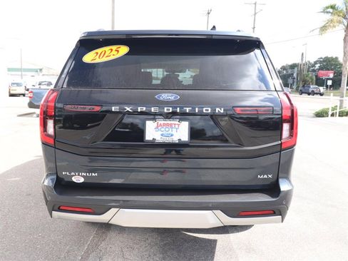 New 2025 Ford Expedition Max Platinum w/ Driver's Package image 13