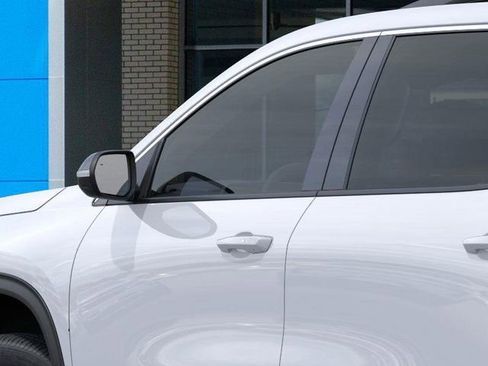 New 2026 Chevrolet Traverse LT w/ Driver Confidence Package FWD image 12