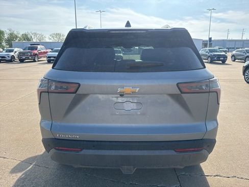 Used 2025 Chevrolet Equinox LT w/ Convenience Package II image 4
