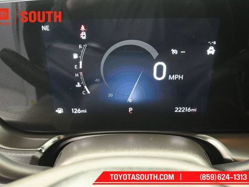 Used 2025 Buick Encore GX Avenir w/ Avenir Convenience Package AWD/4WD image 12