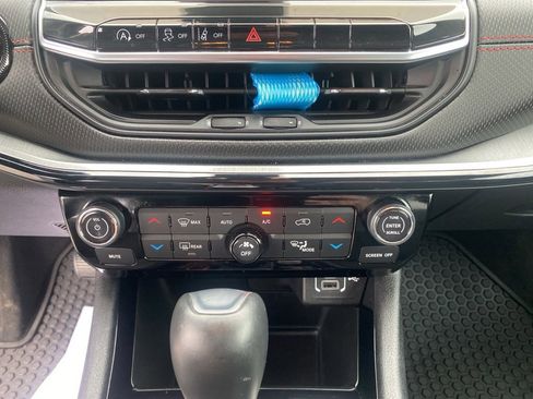 Used 2022 Jeep Compass Trailhawk w/ Trailhawk Convenience Group image 25