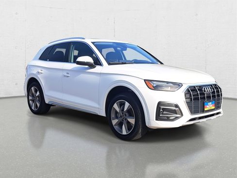 Used 2023 Audi Q5 2.0T Premium Plus w/ Premium Plus Package image 3