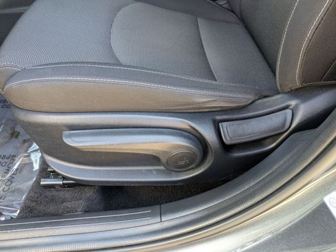 Used 2022 Kia Forte LXS image 22