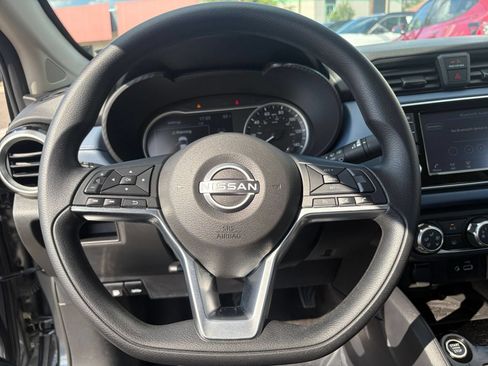 Used 2025 Nissan Versa SV FWD image 25