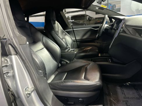 Used 2016 Tesla Model S 70 image 31