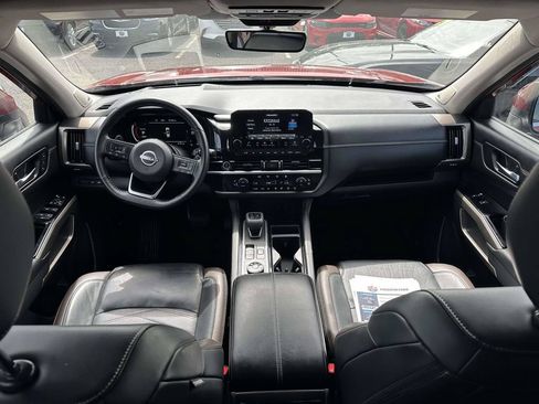 Used 2023 Nissan Pathfinder Platinum w/ Lighting Package (N93) AWD/4WD image 14