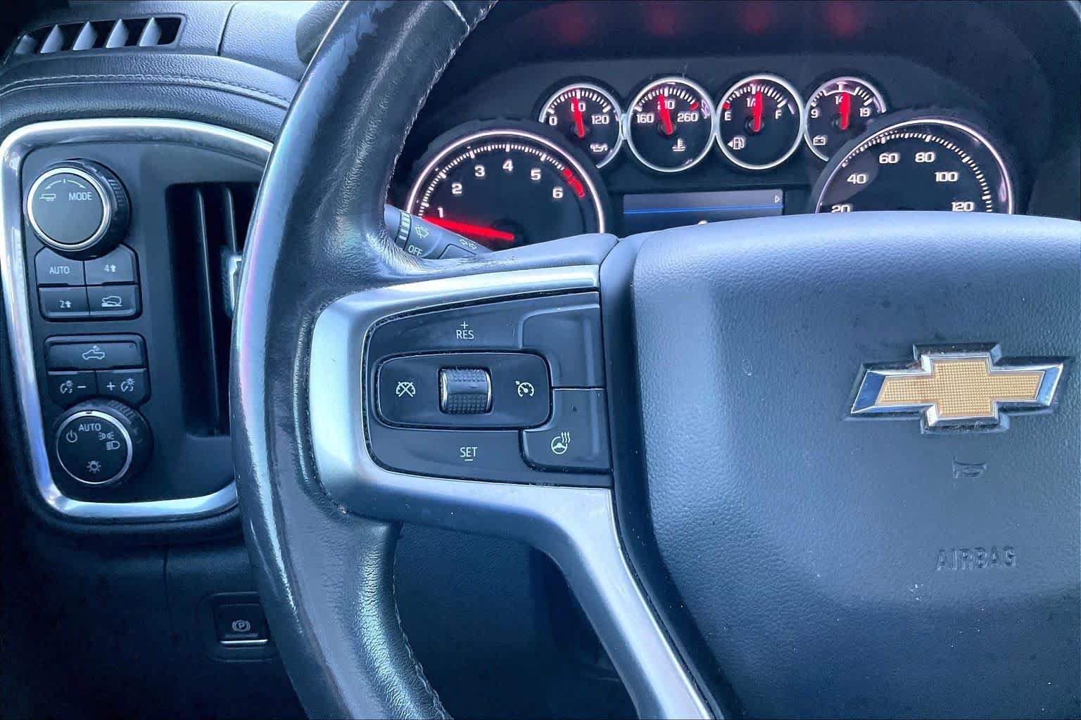 Used 2021 Chevrolet Silverado 1500 LT w/ Convenience Package II AWD/4WD image 23