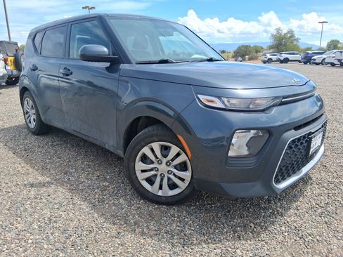 Used 2020 Kia Soul LX FWD image 4