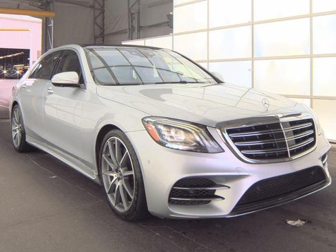 Used 2020 Mercedes-Benz S 560 Sedan w/ AMG Line Exterior image 2
