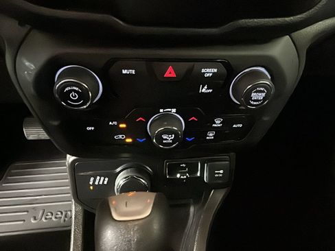 Used 2021 Jeep Renegade Sport AWD/4WD image 25