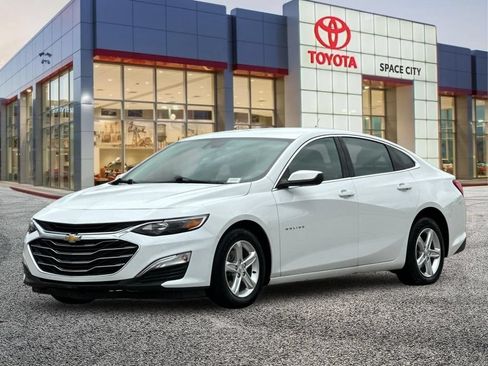 Used 2022 Chevrolet Malibu LS w/ Driver Confidence Package II FWD image 2