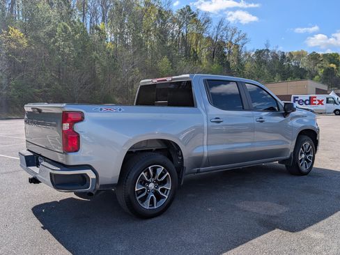Used 2023 Chevrolet Silverado 1500 LT w/ Convenience Package II image 9