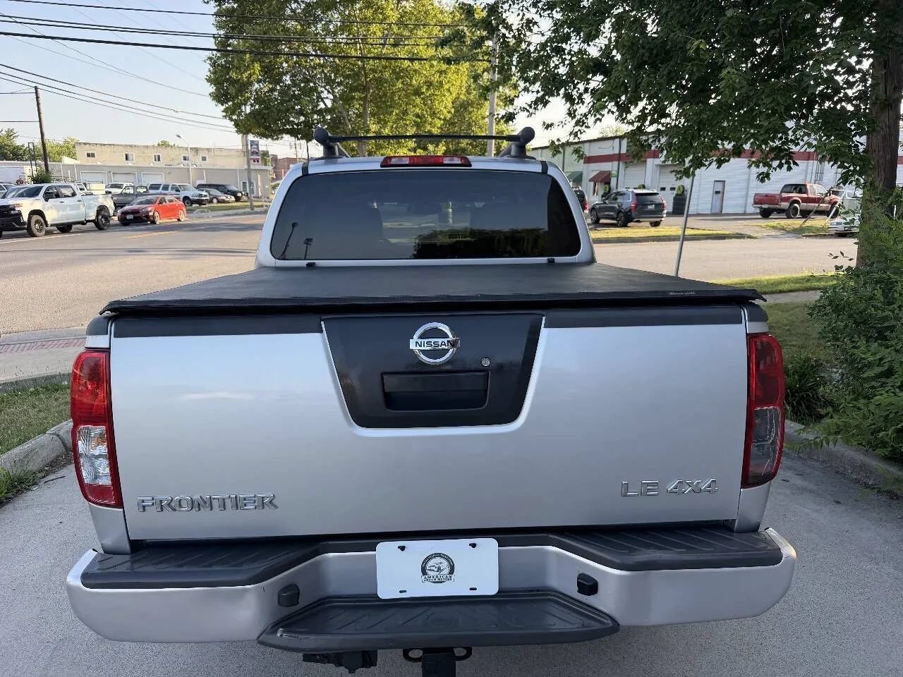Used 2005 Nissan Frontier LE w/ (X01) Leather Pkg AWD/4WD image 9