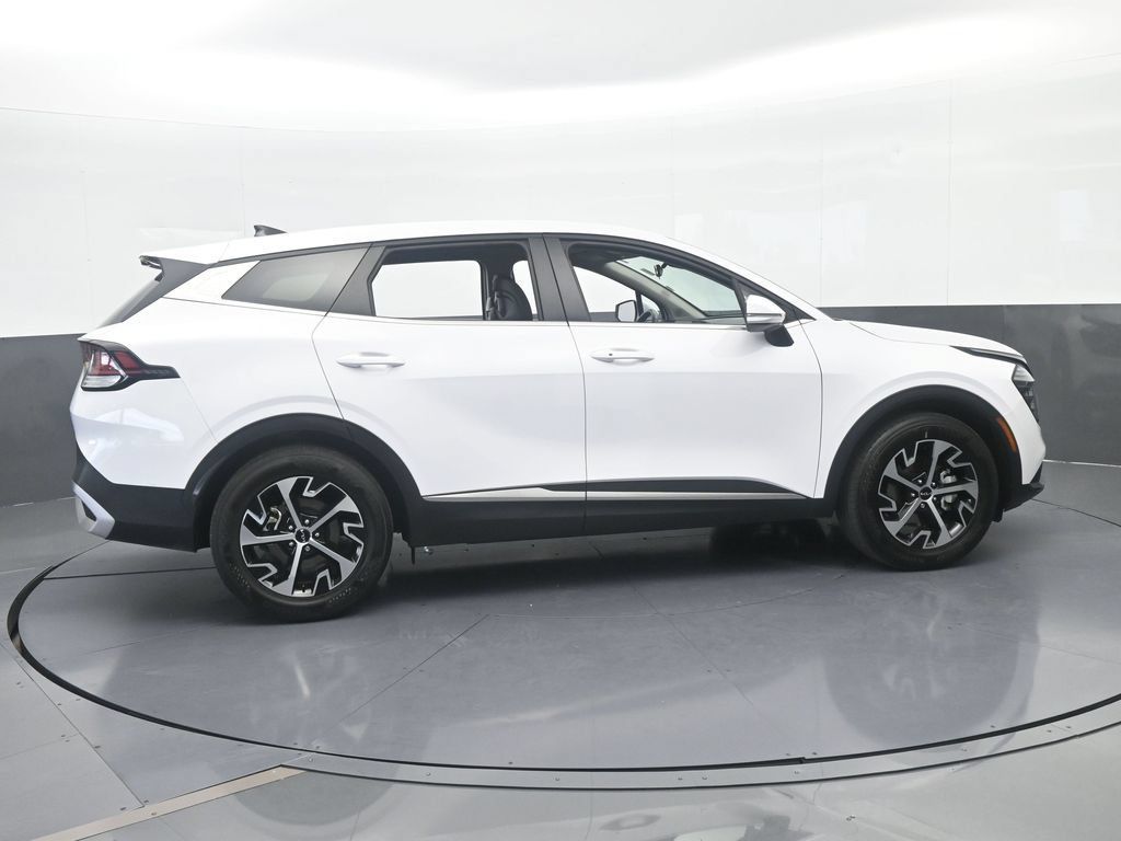 Used 2025 Kia Sportage EX FWD image 7