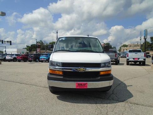Used 2025 Chevrolet Express 3500 LT w/ LT Preferred Equipment Group RWD image 2