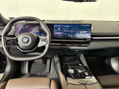Used 2024 BMW 530i xDrive w/ Premium Package AWD/4WD image 13