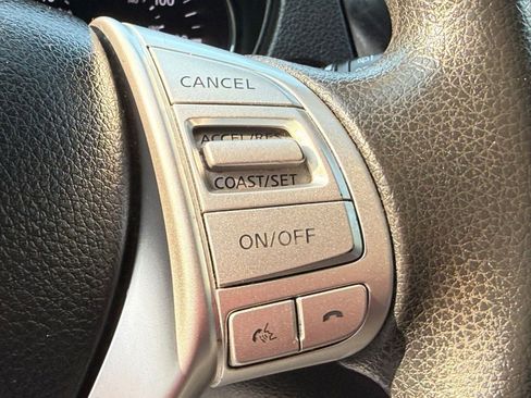 Used 2016 Nissan Rogue SV AWD/4WD image 34