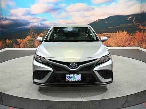 Used 2023 Toyota Camry SE FWD image 3