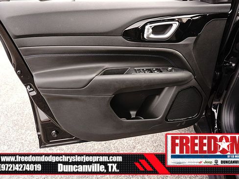 New 2026 Jeep Compass Latitude image 39