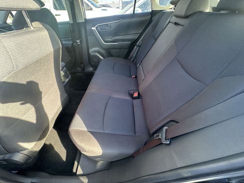 Used 2020 Toyota RAV4 LE image 27