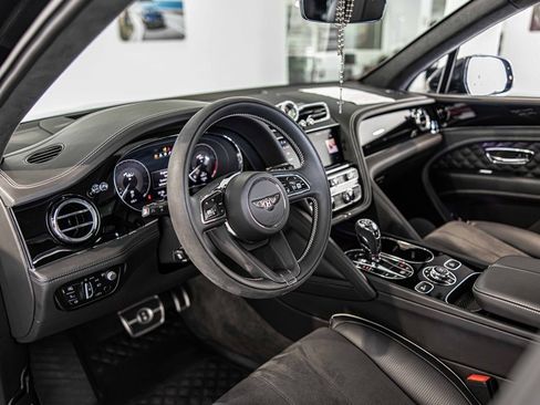 Used 2022 Bentley Bentayga image 20