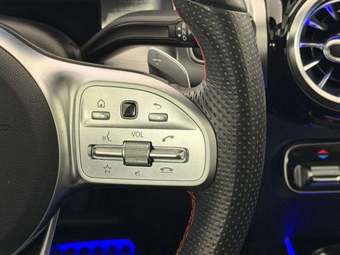 Used 2021 Mercedes-Benz GLB 250 image 17