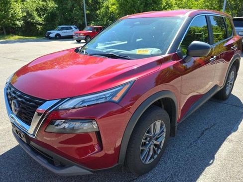 Used 2023 Nissan Rogue S AWD/4WD image 2
