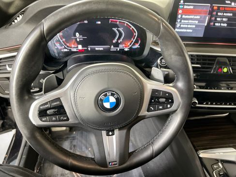 Used 2021 BMW 530i xDrive w/ M Sport Package image 11