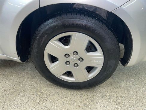 Used 2008 Dodge Avenger SE image 24