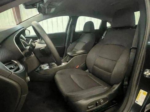 Used 2023 Chevrolet Malibu LT image 3