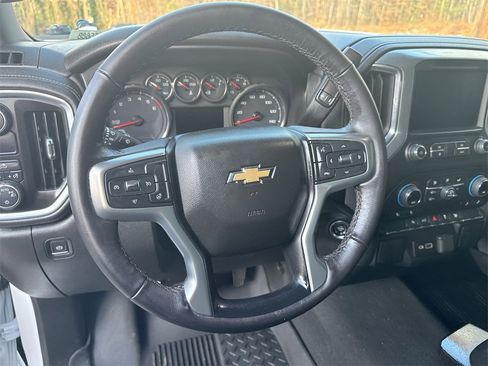 Used 2022 Chevrolet Silverado 1500 LT image 16
