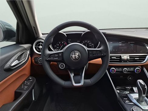 Used 2021 Alfa Romeo Giulia Sprint w/ Nero Edizione image 24