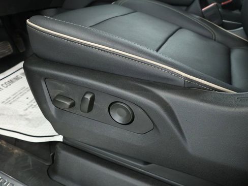 Used 2025 Chevrolet Tahoe Premier image 9