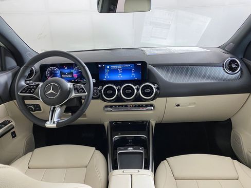 New 2025 Mercedes-Benz GLA 250 4MATIC image 14