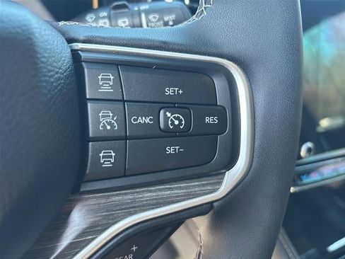 Used 2023 Jeep Wagoneer Series II AWD/4WD image 17