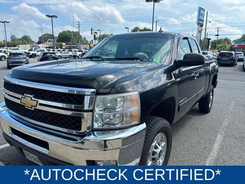 Used 2011 Chevrolet Silverado 2500 LT w/ Interior Plus Package AWD/4WD image 2
