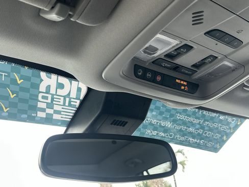 Used 2022 GMC Terrain SLT FWD image 29