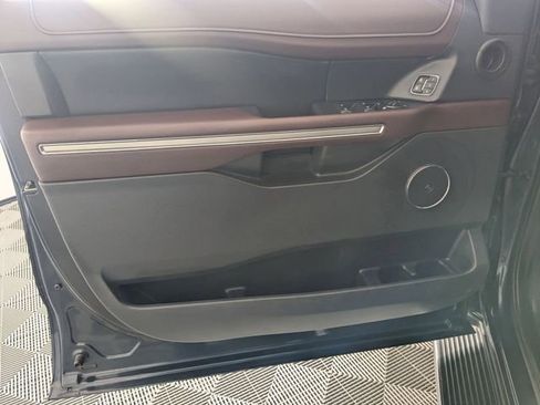 Used 2023 Ford Expedition Max Limited image 10