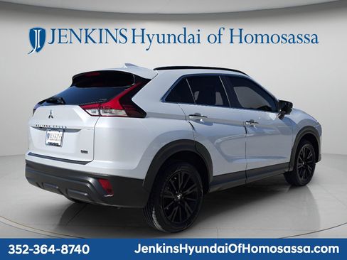 Used 2024 Mitsubishi Eclipse Cross AWD image 3