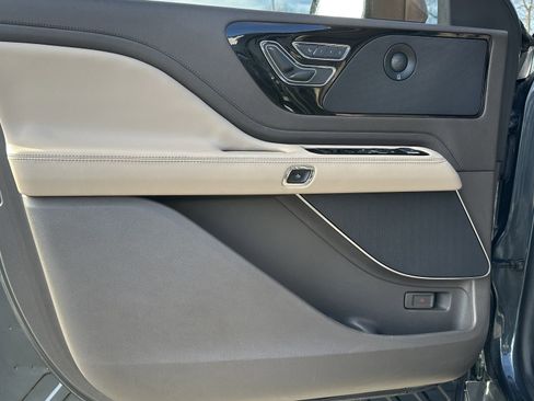 Used 2022 Lincoln Aviator Reserve w/ Equipment Group 201A image 16